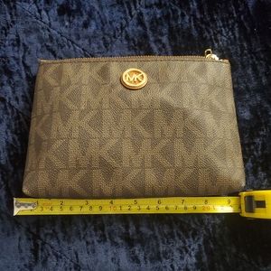 Micheal Kors make up pouch